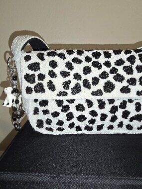 ~VIRAL~ Beaded shoulder bag with black/white spots